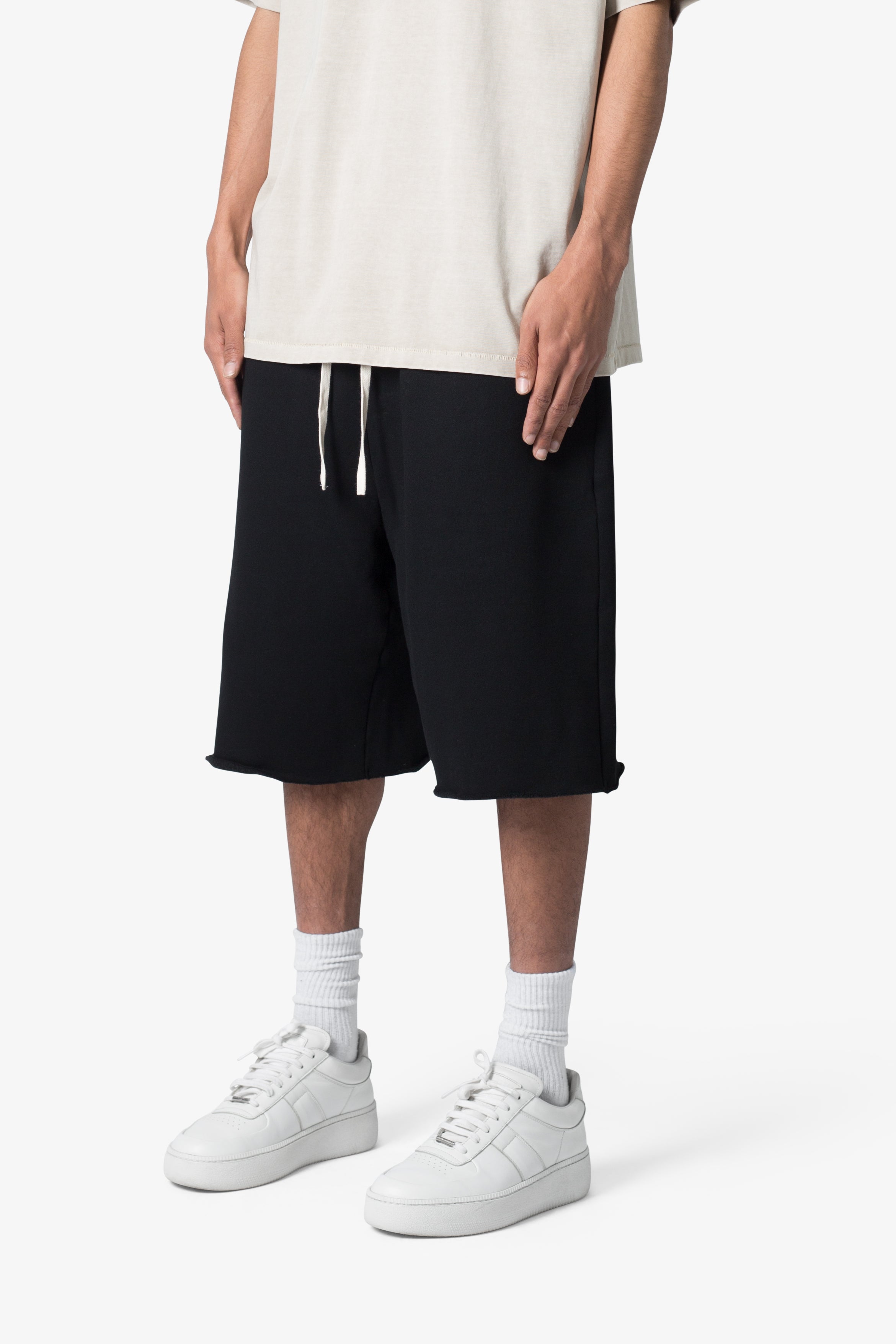 Ultra Baggy Sweatshorts - Black 2