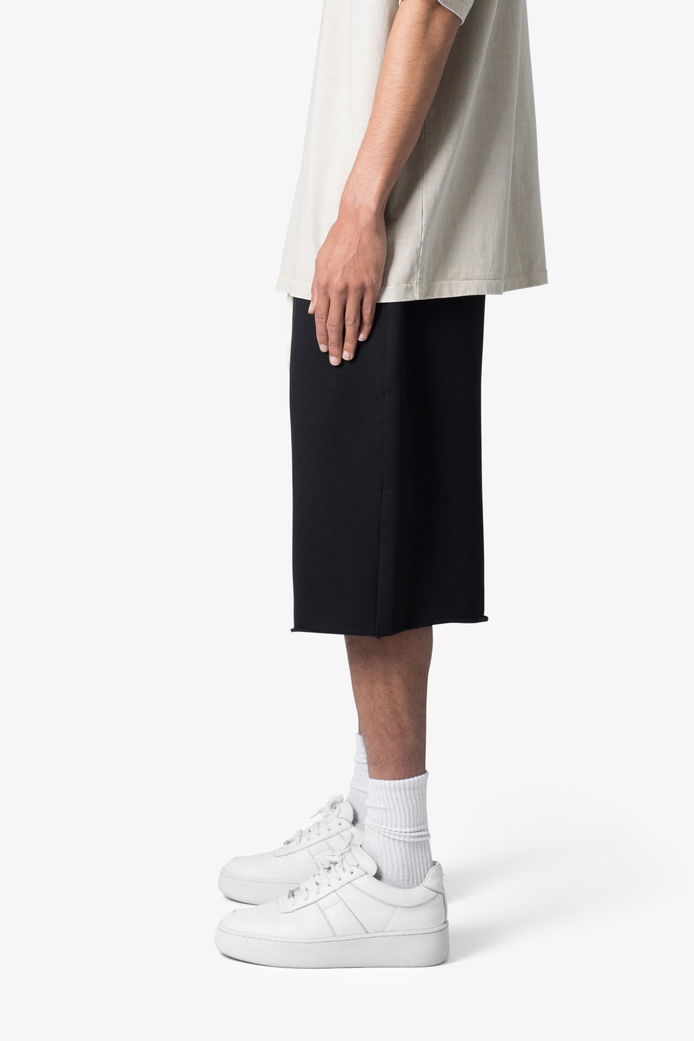 Ultra Baggy Sweatshorts - Black 3