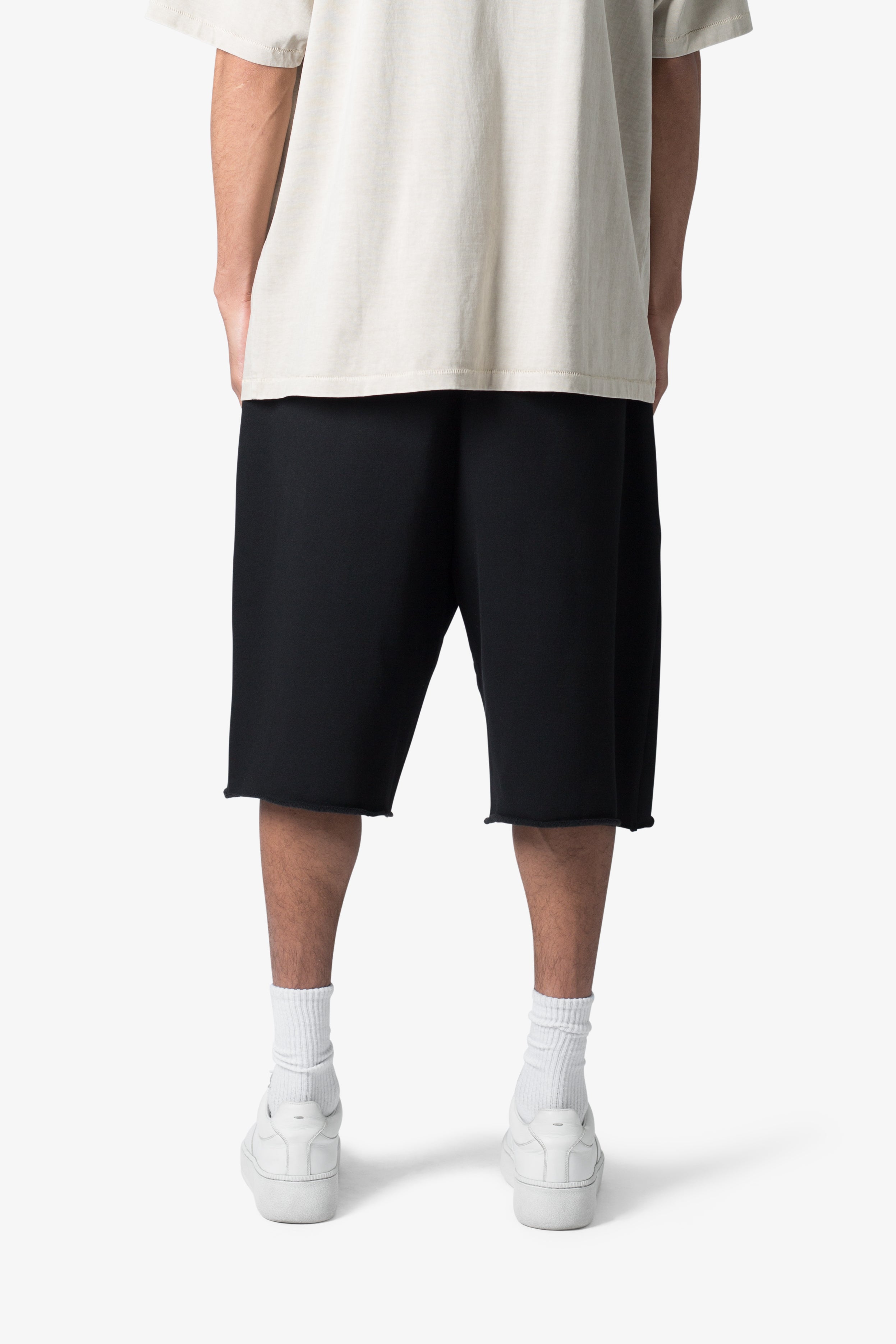 Ultra Baggy Sweatshorts - Black 4