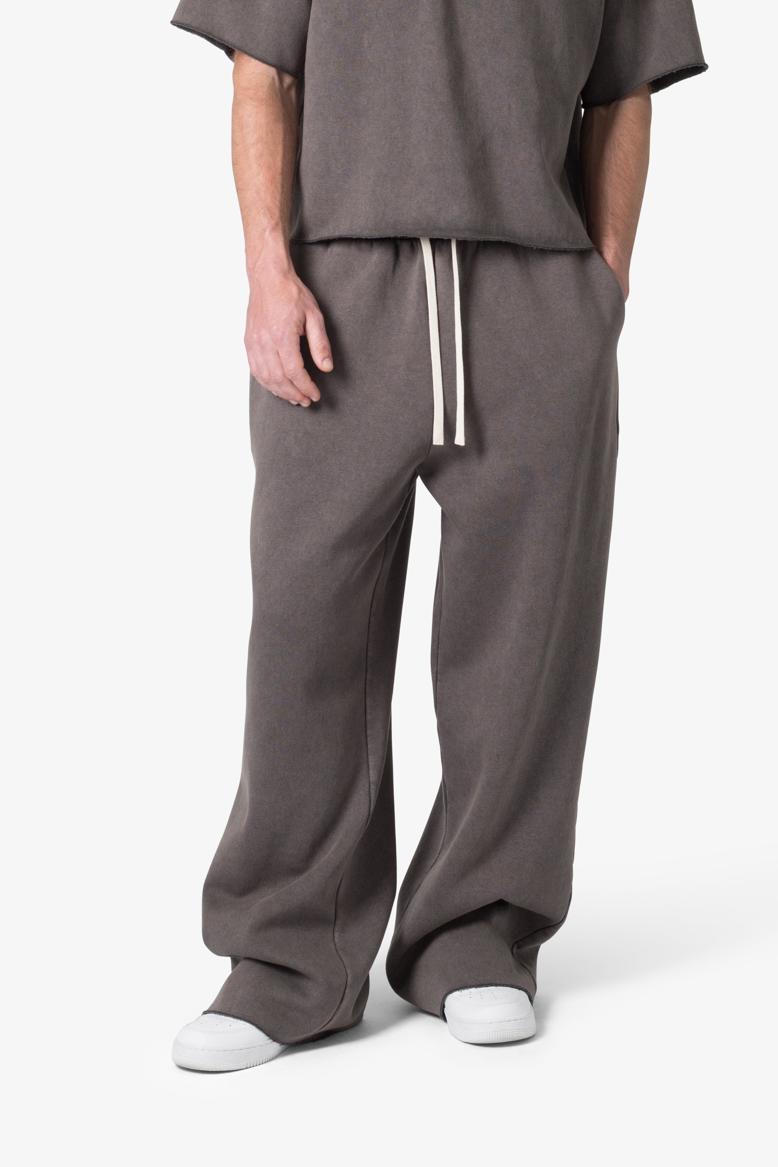 Washed Ultra Baggy Sweatpants - Washed Black 1